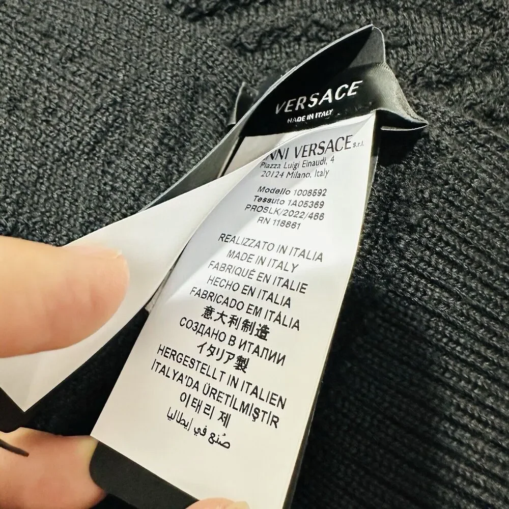 NWT Authentic Versace Greca Wool Black Thick Knit Scarf Shawl Size 72
